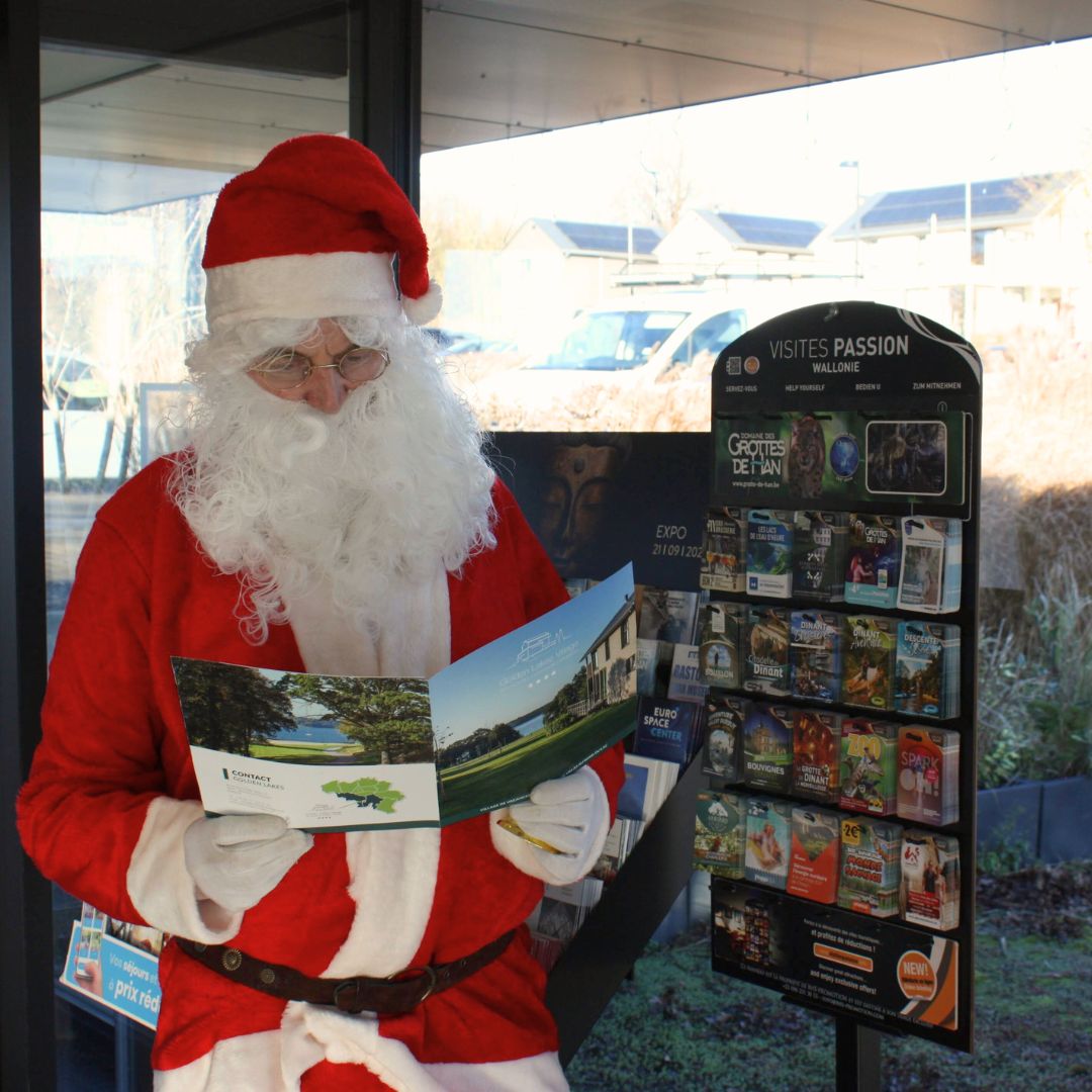 Santa Claus at Golden Lakes Village